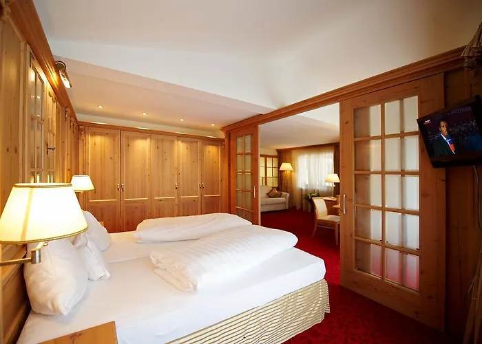 Solaria 4* Ισγκλ